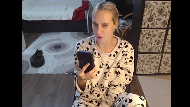 Snapshot of Ur_SweetLuckyGirl777 chatting on September 23, 6:00 pm Ur SweetLuckyGirl777 online show from September 23, 6:00 pm