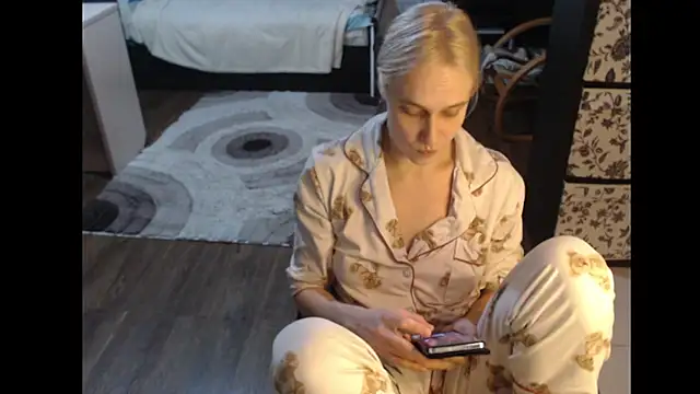 Snapshot of Ur_SweetLuckyGirl777 chatting on October 10, 3:33 pm Ur SweetLuckyGirl777 online show from October 10, 3:33 pm