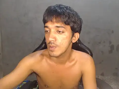 RowyCam online show from December 5, 9:51 am