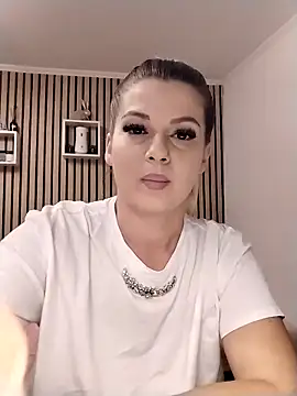 Mayaaaaaa  online show from November 1, 1:40 am