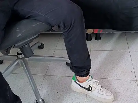 invincible200 online show from November 20, 2:39 pm