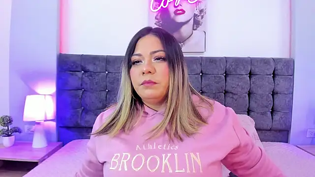 isabella horney  online show from October 25, 5:51 pm