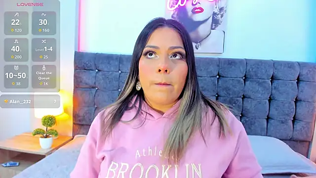 Snapshot of isabella_horney_ chatting on February 1, 5:00 pm isabella horney online show from February 1, 5:00 pm