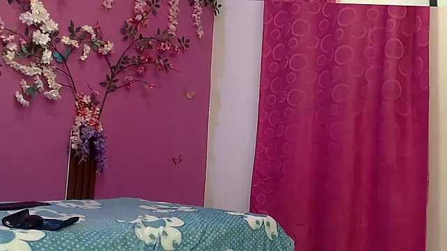 skinnybarbie022 online show from October 25, 1:02 am