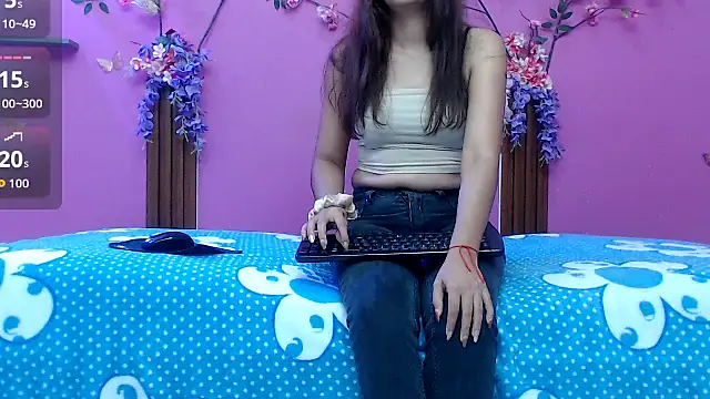 skinnybarbie022 online show from July 4, 1:34 am
