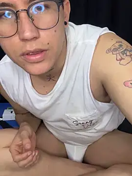 Kurtxxx22 online show from November 24, 2:11 am