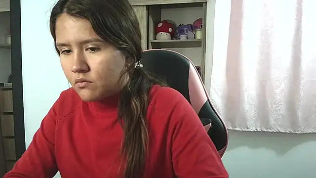 Oliviawatson1 online show from October 20, 8:20 pm