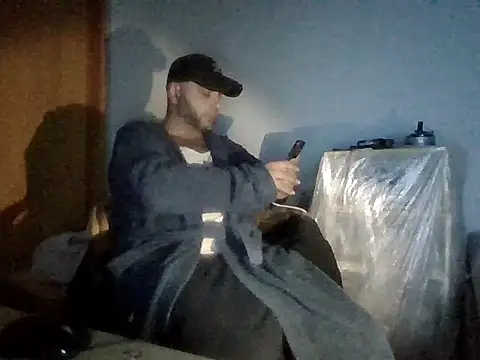Snapshot of SmokedAlloy2 chatting on February 8, 11:41 pm SmokedAlloy2 online show from February 8, 11:41 pm