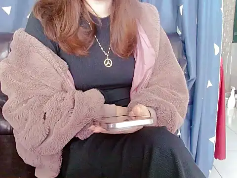 Snapshot of Alisa8x_sexy chatting on November 23, 2:22 am Alisa8x sexy online show from November 23, 2:22 am