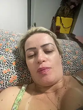 Snapshot of Alerquinasc chatting on December 3, 9:46 pm Alerquinasc online show from December 3, 9:46 pm