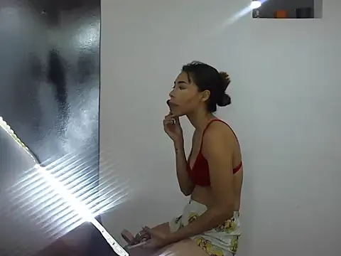 Snapshot of MeganAndMax@xh chatting on September 14, 1:05 am MeganAndMaxxh online show from September 14, 1:05 am