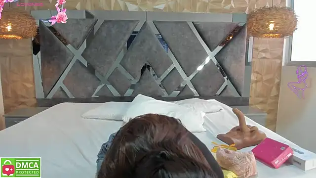 Snapshot of Selene__Lopez_ chatting on June 23, 7:23 pm Selene Lopez online show from June 23, 7:23 pm
