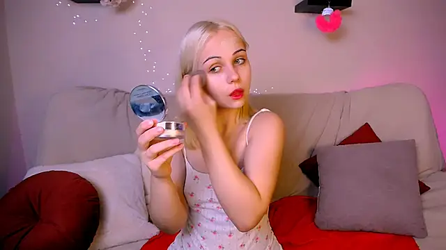 Charlotte Colinss online show from November 8, 5:18 am