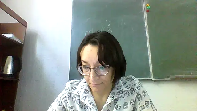 Snapshot of Moon_Janis chatting on September 11, 6:35 am Moon Janis online show from September 11, 6:35 am