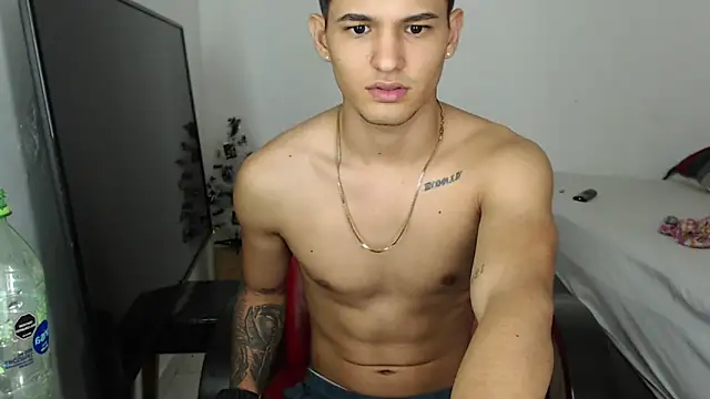 Alex mojica online show from November 29, 8:17 am