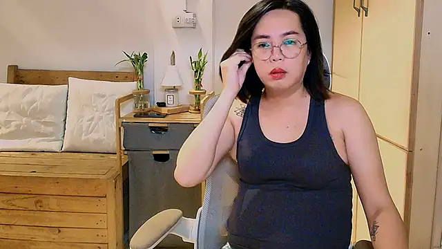 moriliciousxxx online show from April 7, 11:37 pm