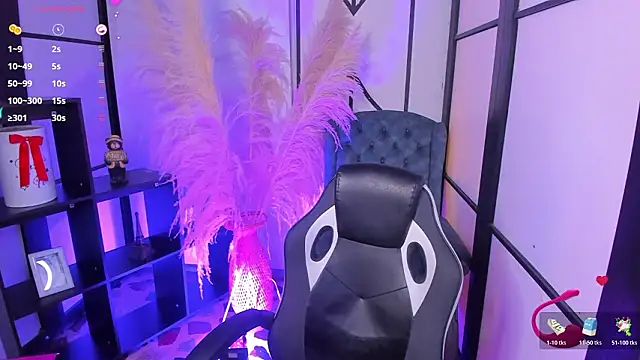 NahomiRichards  online show from February 1, 4:55 am