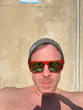 Snapshot of lukas_24 chatting on October 12, 9:14 pm lukas 24 online show from October 12, 9:14 pm