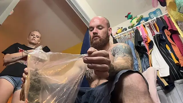 bearcub300 online show from November 14, 5:39 am