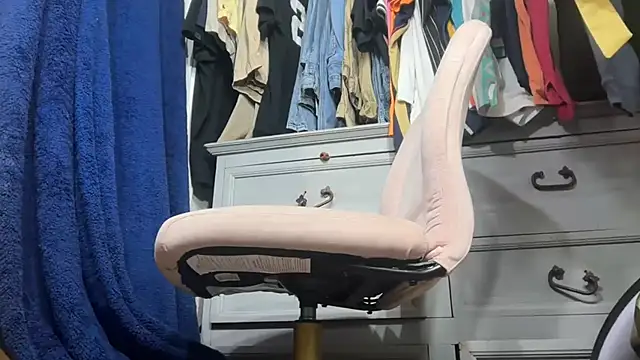 bearcub300 online show from November 15, 8:44 am