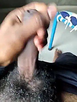 Snapshot of chatboy1432 chatting on January 8, 5:21 am chatboy1432 online show from January 8, 5:21 am