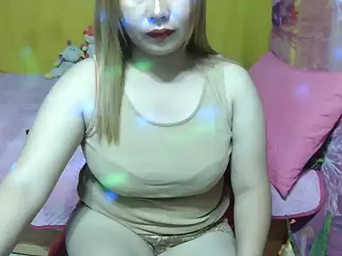 Snapshot of Strawberryyou chatting on December 5, 11:41 am Strawberryyou online show from December 5, 11:41 am