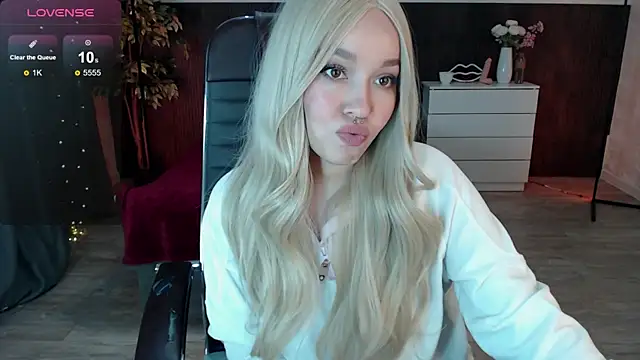 Snapshot of Sexy_Alexia69 chatting on October 19, 6:14 am Sexy Alexia69 online show from October 19, 6:14 am