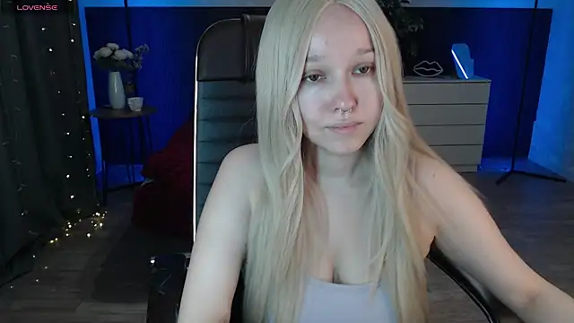 Snapshot of Sexy_Alexia69 chatting on November 21, 10:36 am Sexy Alexia69 online show from November 21, 10:36 am