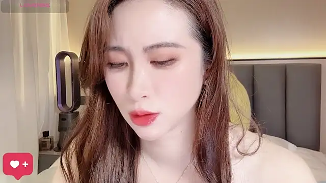 wuyueaini online show from April 15, 5:25 am