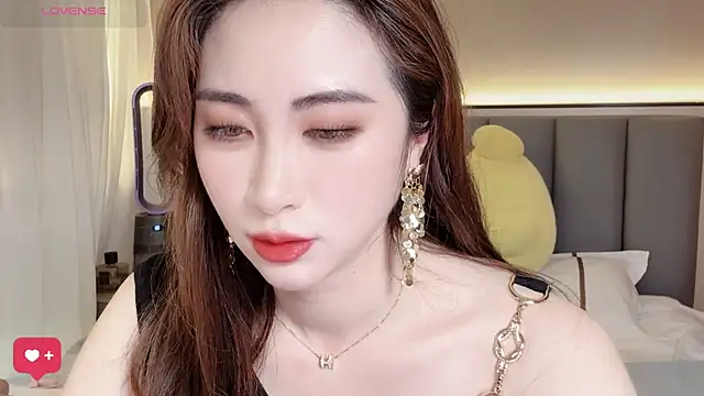 wuyueaini online show from May 2, 6:51 am