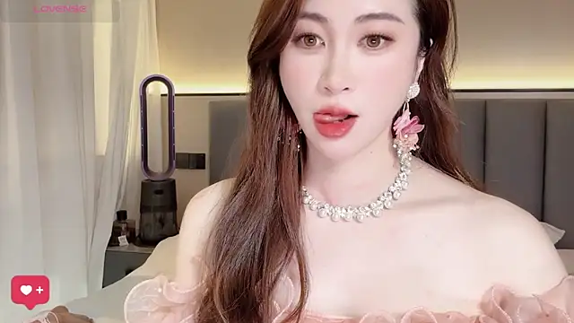wuyueaini online show from May 10, 6:40 am