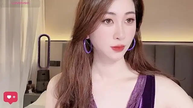 wuyueaini online show from May 13, 6:00 am