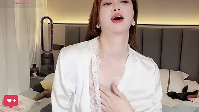 wuyueaini online show from May 16, 7:05 am