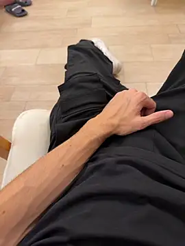 Manu97k online show from November 1, 9:50 pm