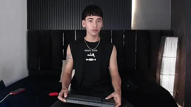 Snapshot of Dominic_ghost chatting on April 8, 1:16 am Dominic ghost online show from April 8, 1:16 am