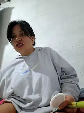 astridcollinsvip online show from February 19, 5:36 am