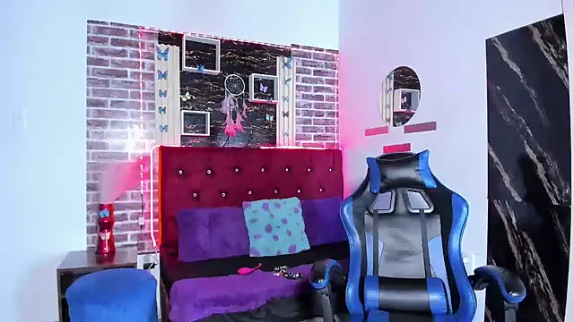 Snapshot of angelitasexxxhot chatting on November 16, 1:00 am angelitasexxxhot online show from November 16, 1:00 am