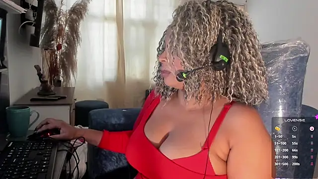 LiloTorontoo online show from November 3, 1:56 pm