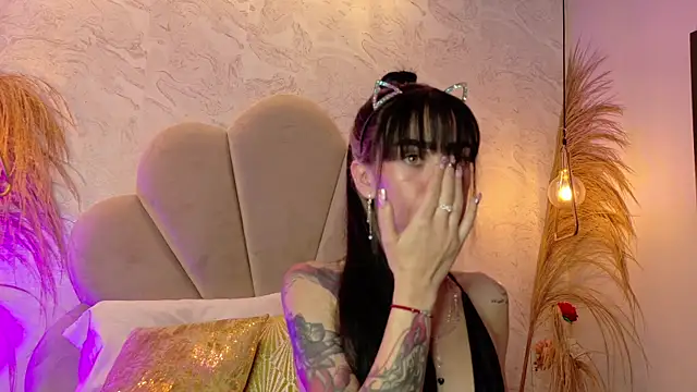 Snapshot of athziry_g chatting on October 31, 5:08 am athziry g online show from October 31, 5:08 am