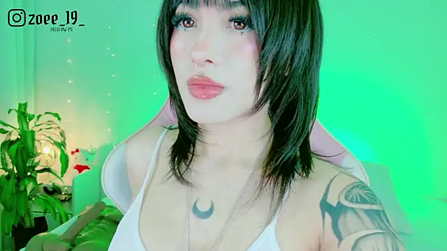 cuteezoe online show from May 4, 3:35 am