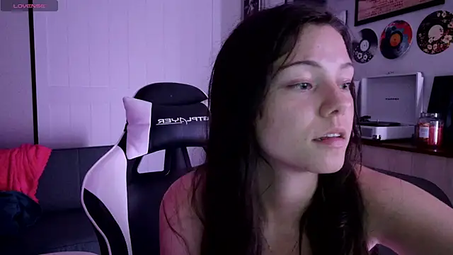lilbbyily online show from May 7, 2:50 am