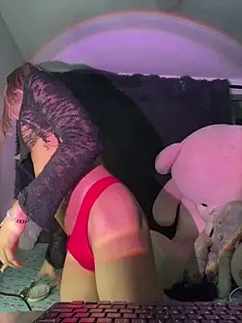 Snapshot of Flora_Minx chatting on February 5, 7:35 am Flora Minx online show from February 5, 7:35 am