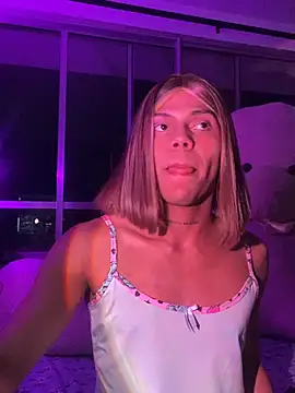 Snapshot of Flora_Minx chatting on February 7, 10:08 am Flora Minx online show from February 7, 10:08 am