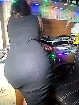 Snapshot of miss-maya24 chatting on November 20, 3:18 am miss-maya24 online show from November 20, 3:18 am