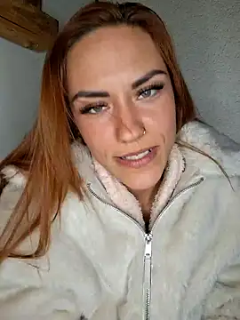 Snapshot of SlimBellaa chatting on October 10, 7:35 pm SlimBellaa online show from October 10, 7:35 pm