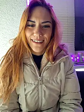 Snapshot of SlimBellaa chatting on November 28, 9:17 pm SlimBellaa online show from November 28, 9:17 pm