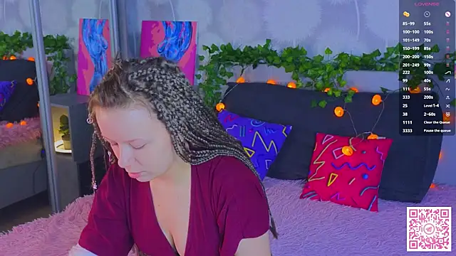 EmiliSaren online show from October 6, 3:42 pm