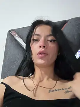 Snapshot of LiaCollings chatting on October 31, 11:11 am LiaCollings online show from October 31, 11:11 am