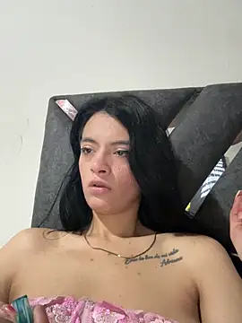 Snapshot of LiaCollings chatting on November 18, 11:58 am LiaCollings online show from November 18, 11:58 am