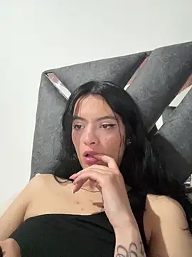 LiaCollings online show from November 24, 1:00 pm